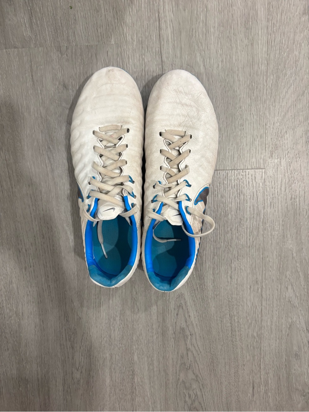 US 6.5 Nike Tiempo Outdoor Girls Soccer Cleats with Blue Interior